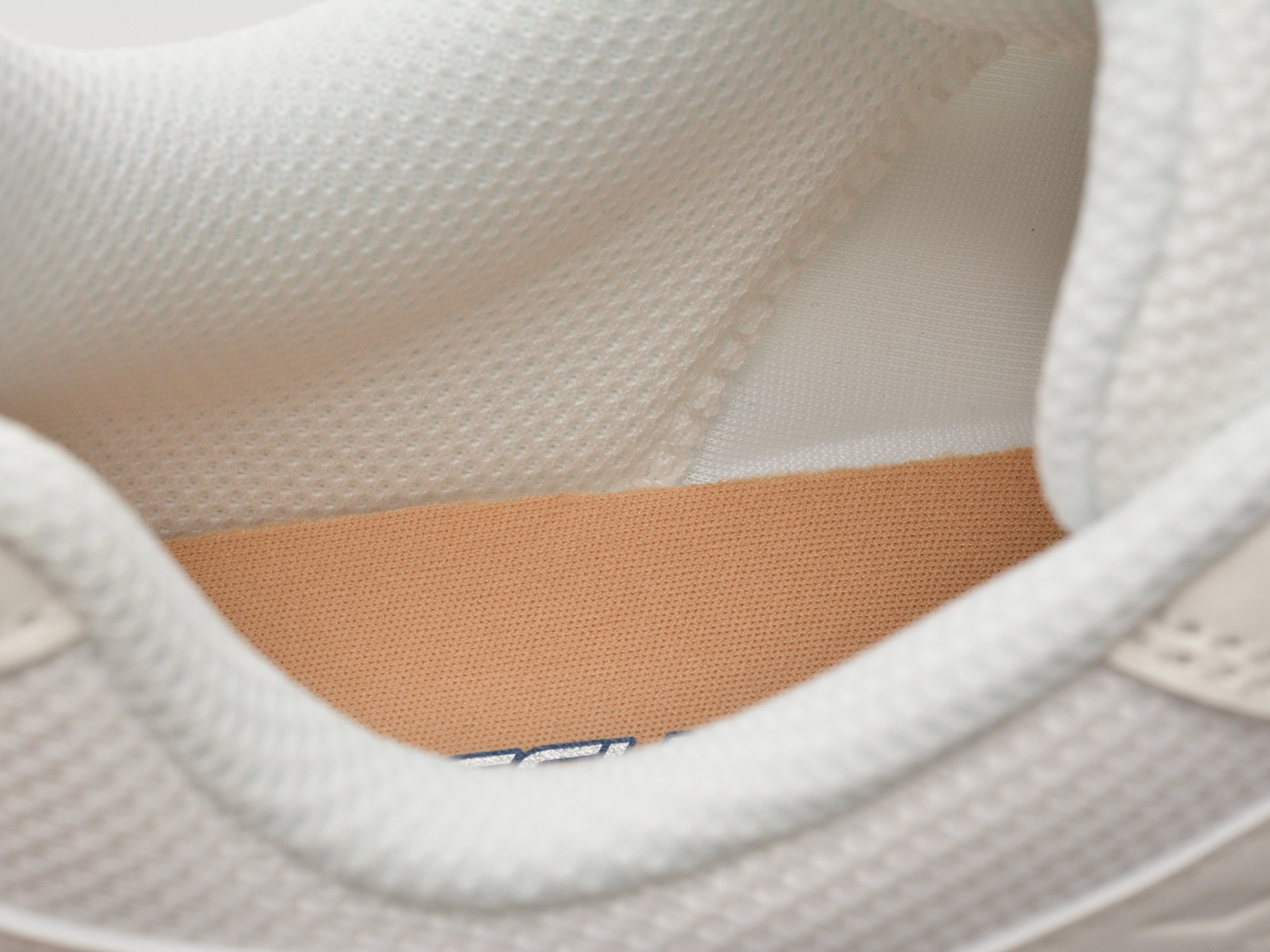 Pantofi sport SKECHERS albi, BOBS VISION AIR, din material textil