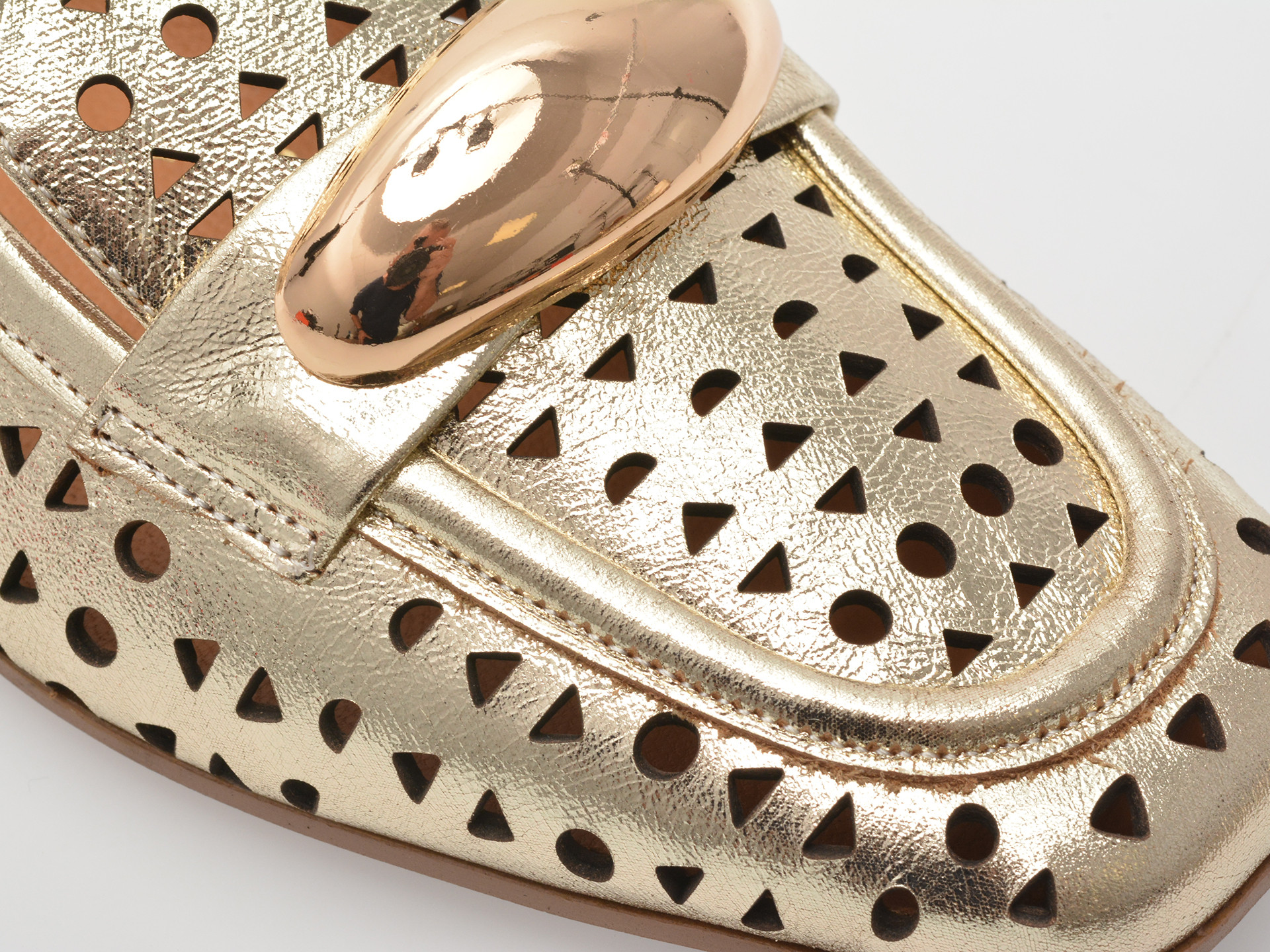 Mocasini image aurii 2842853 din piele naturala