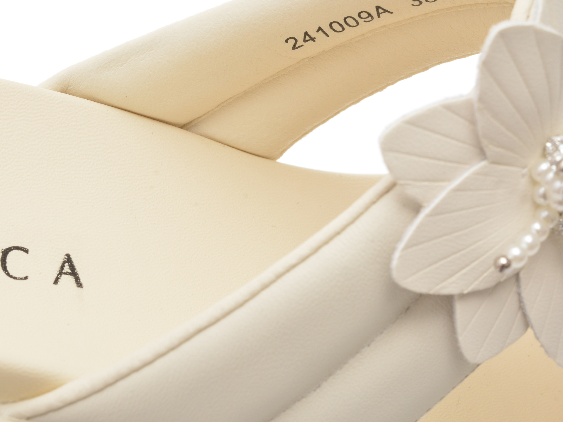 Papuci EPICA albi, 241009, din piele naturala