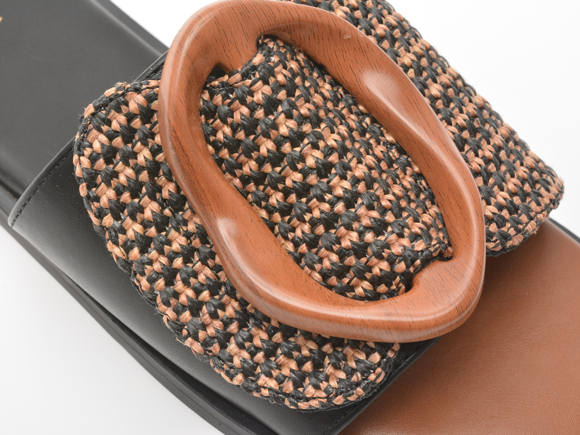 Papuci epica negri 82913 din piele ecologica