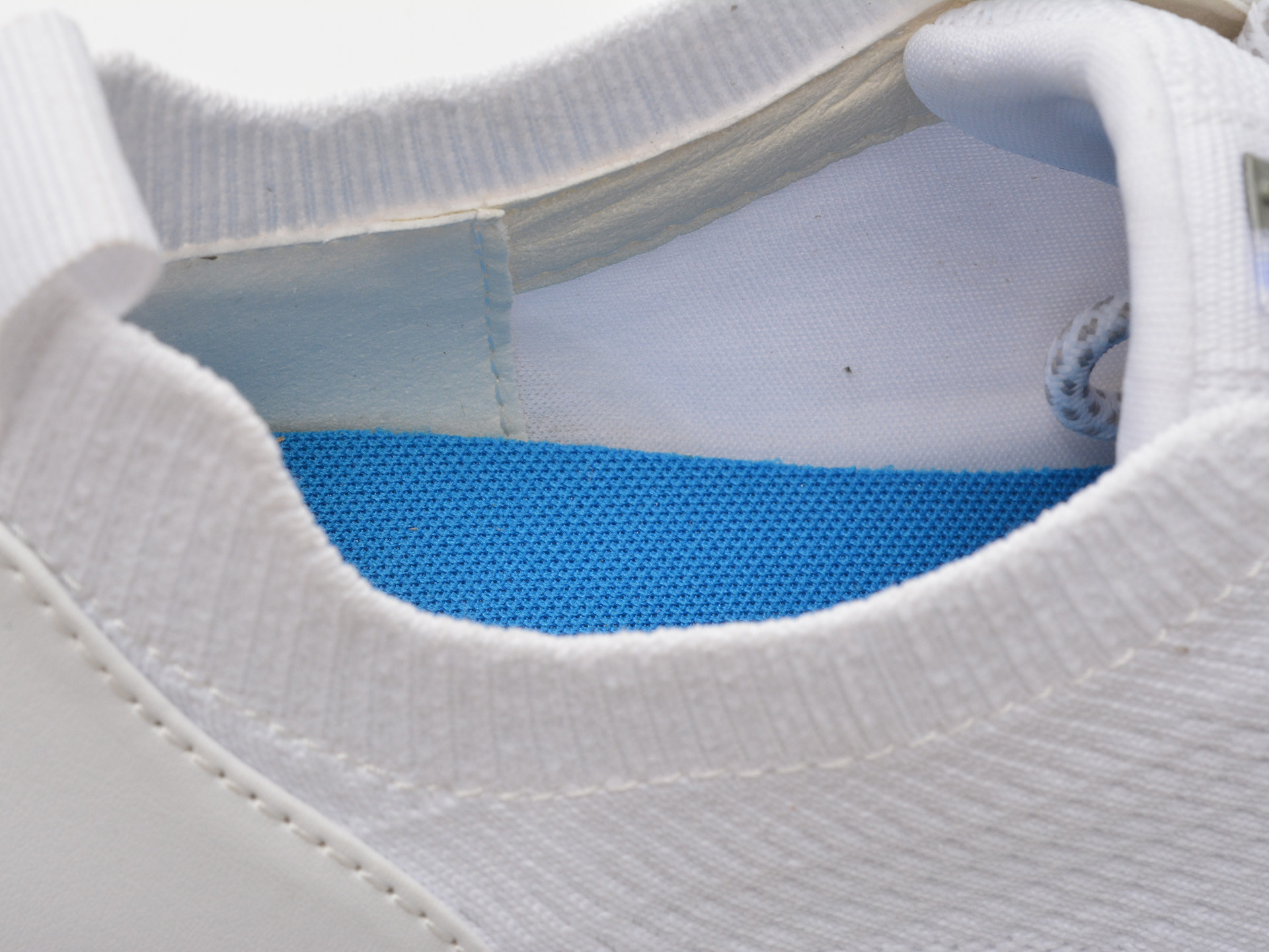 Pantofi sport GEOX albi, D15NUA, din material textil