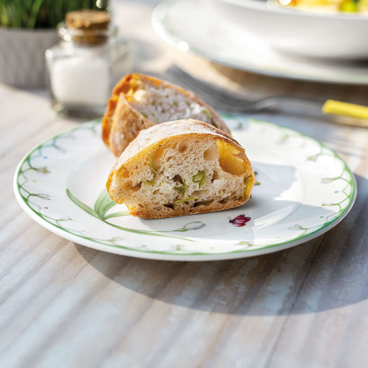 Colourful Spring Brotteller / 1 Stück