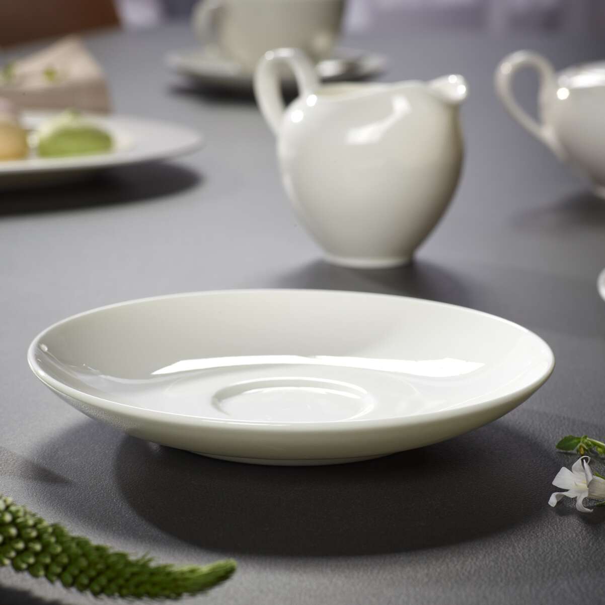 Anmut Kaffee-Untertasse / 1 Stück