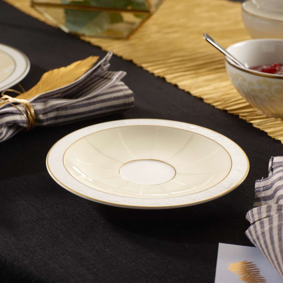 Ivoire Kaffee-Untertasse / 1 Stück