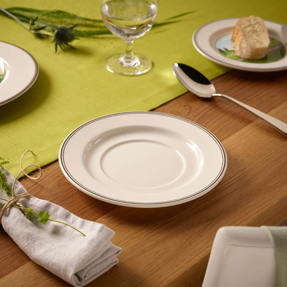 Design Naif Suppen-Untertasse / 1 Stück