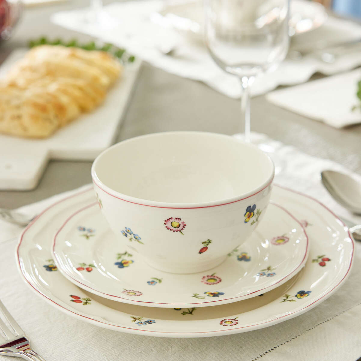 Petite Fleur Dinnerware set