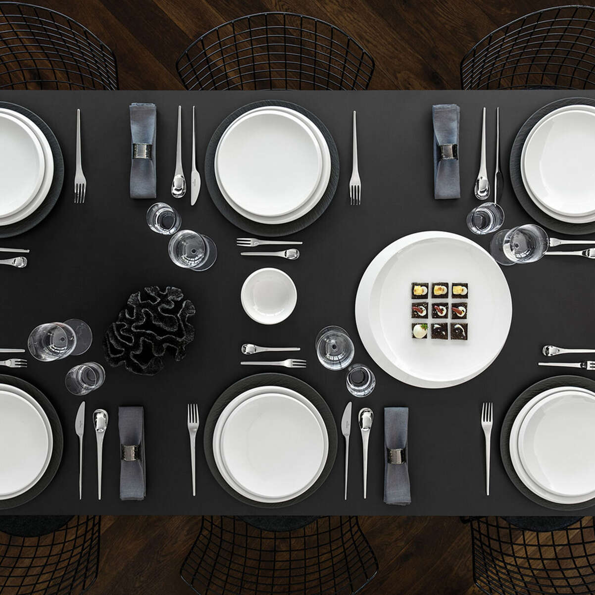 NewMoon Dinnerware set