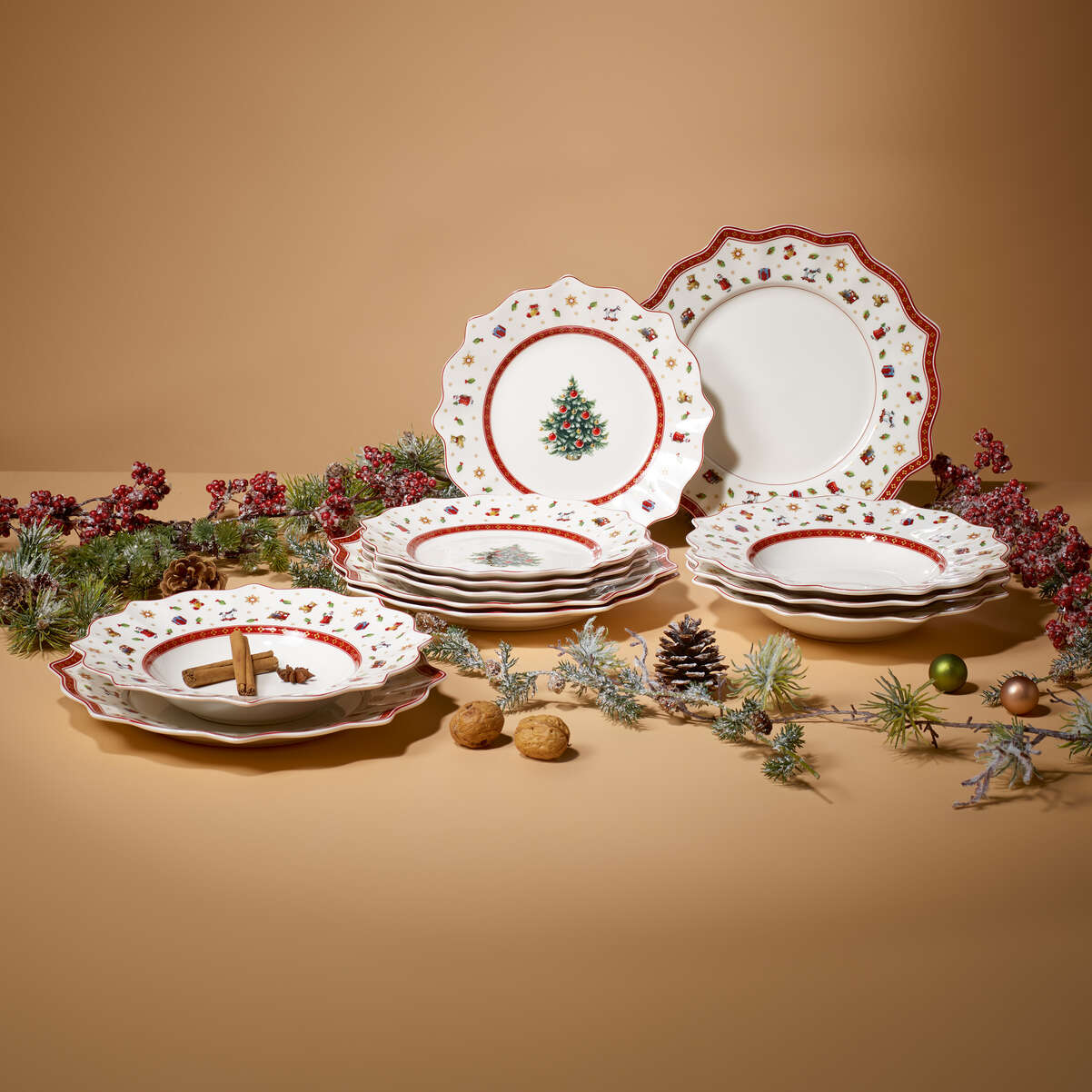 Toy's Delight Dinnerware set