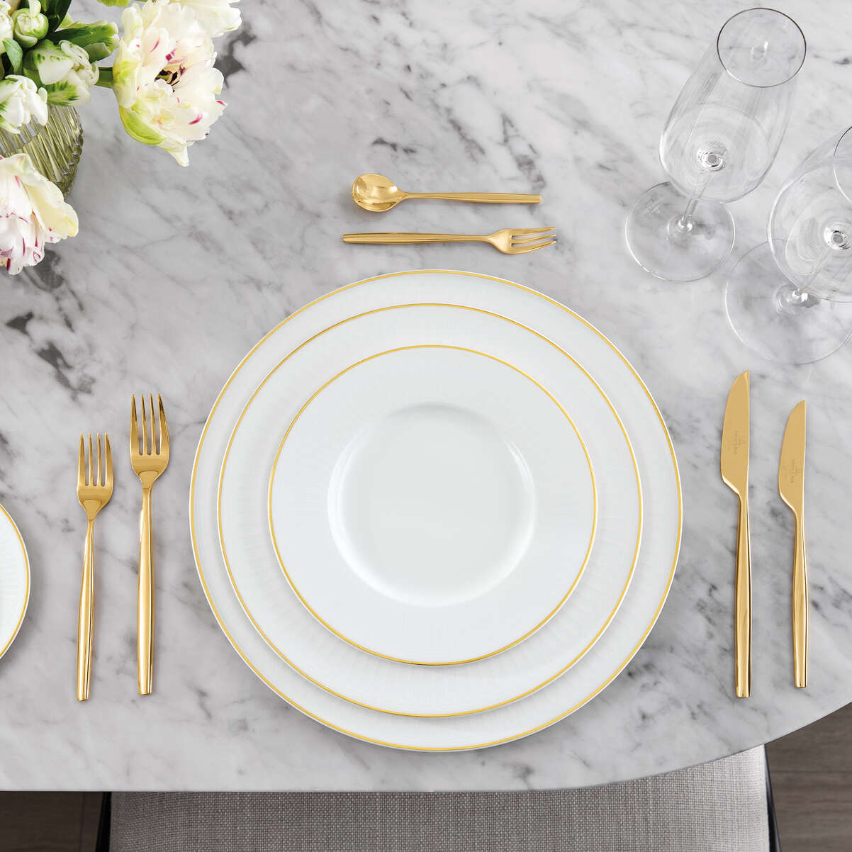 Dinnerware set