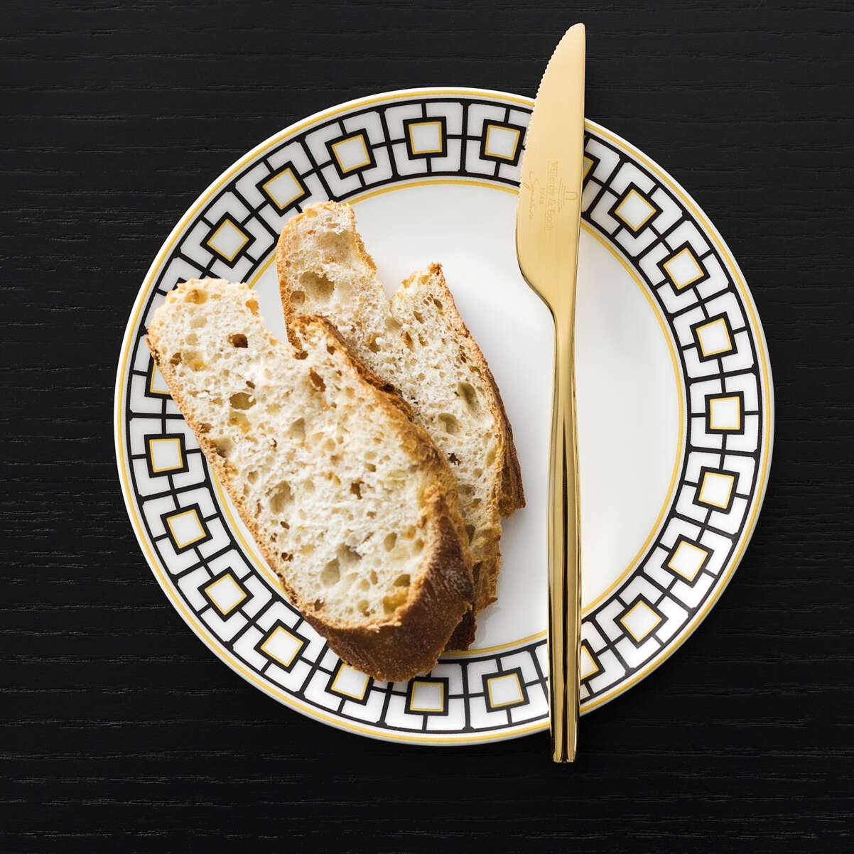 MetroChic Dinnerware set