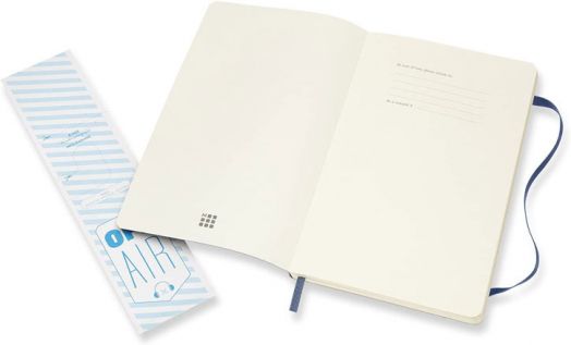 Класически син тефтер Moleskine Classic Sapphire Blue с меки корици и листа на точки