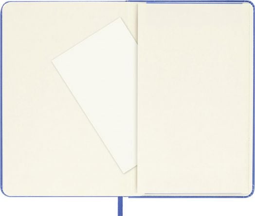 Джобен светлосин тефтер Moleskine Classic Hydrangea Blue с твърди корици и нелинирани страници