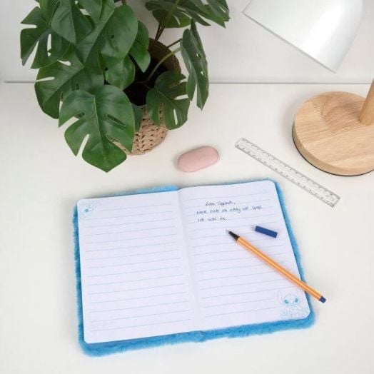 Тетрадка с плюш Undercover Lilo & Stitch A5 с широки редове