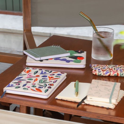 Тефтер Miquelrius Leaves in the Wind A5, 80 нелинирани листа