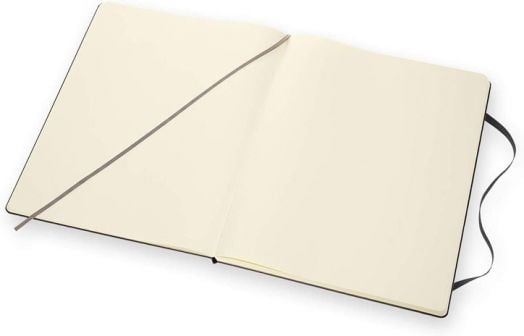 Черен тефтер Moleskine Classic Black A4 с твърди корици и нелинирани листа