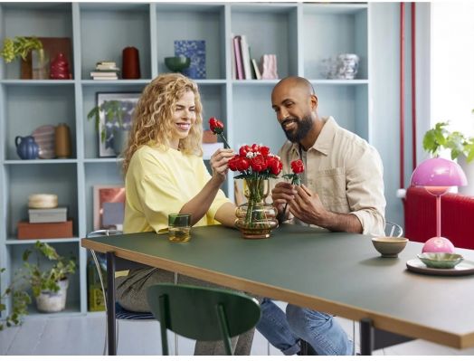 LEGO Icons - Букет рози