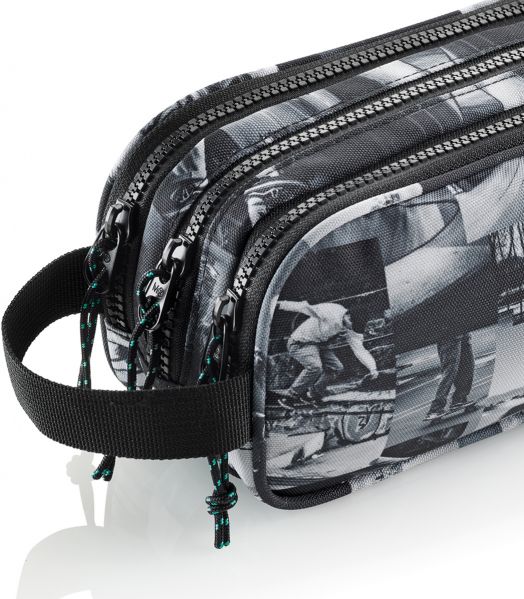 Несесер Miquelrius Skate с три отделения и дръжка, овален