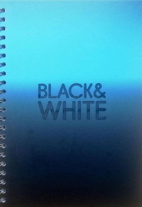 Тетрадка Black & White Classic A5 със спирала и 4 теми, 200 листа - широки редове