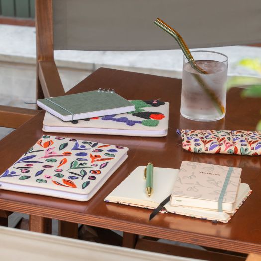 Тефтер Miquelrius Leaves in the Wind A6, 80 листа с широки редове