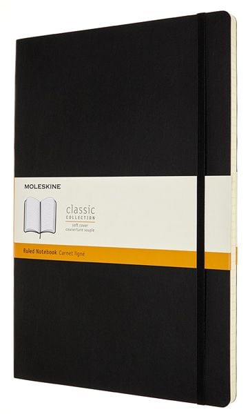 Черен тефтер Moleskine Classic Black в размер A4 с меки корици и листа на широки редове