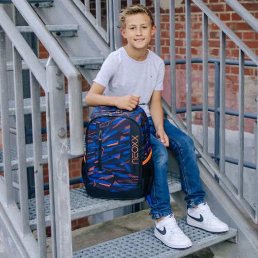 Ергономична ученическа раница Neoxx Street Light