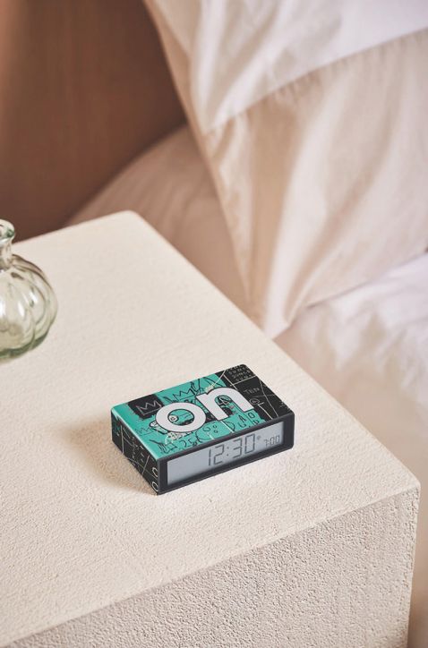 Смарт часовник с аларма Lexon x Jean-Michel Basquiat, Flip+ Equals Pi