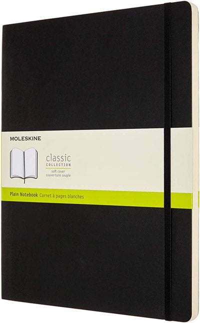 Черен тефтер Moleskine Classic Black A4 с меки корици и нелинирани листа