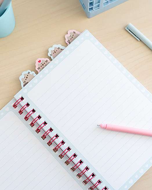 Тефтер Grupo Erik - Pusheen The Cat, Purrfect Love A5 със спирала и 4 разделителя