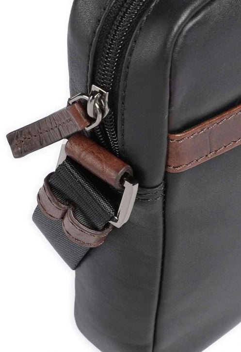 Чанта за през рамо Bugatti Corso Deluxe Crossbody, черна