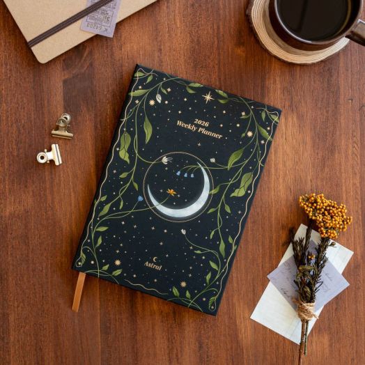 Седмичен планер Grupo Erik Astral за 17 месеца - август 2025 / декември 2026 година