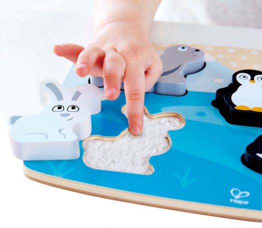 Дървен пъзел Hape - Пипни и разпознай полярни животни