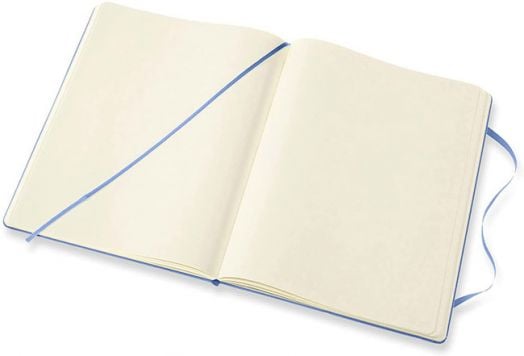 Голям син тефтер Moleskine Classic Hydrangea Blue с твърди корици и нелинирани страници