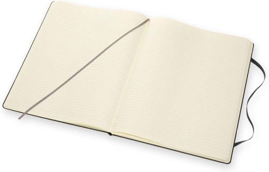 Черен тефтер Moleskine Classic Black A4 с твърди корици и линирани листа