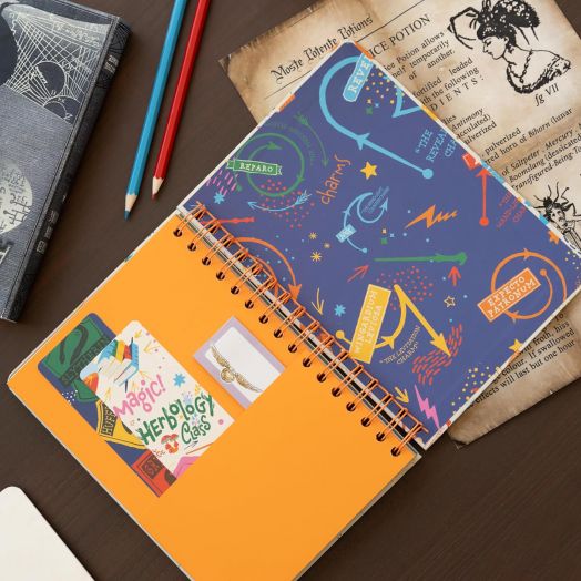 Седмичен бележник-органайзер Grupo Erik Harry Potter за 12 месеца - август 2024 / юли 2025 година