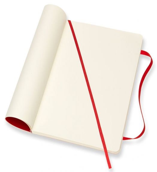 Голям червен тефтер Moleskine Classic Red Scarlet с твърди корици и нелинирани листа