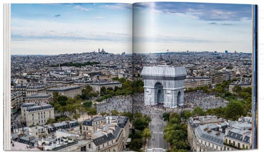 Christo and Jeanne-Claude. L’Arc de Triomphe, Wrapped