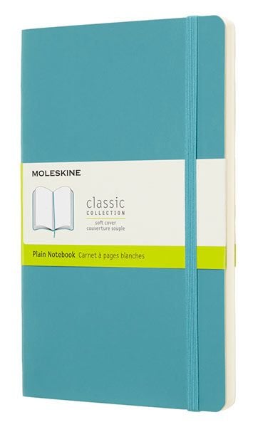 Класически пастелносин тефтер Moleskine с меки корици и нелинирани страници