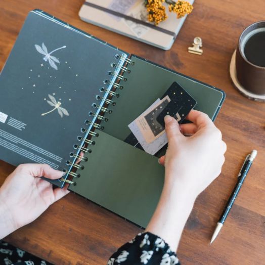 Седмичен планер Grupo Erik Astral за 12 месеца - август 2025 / юли 2026 година