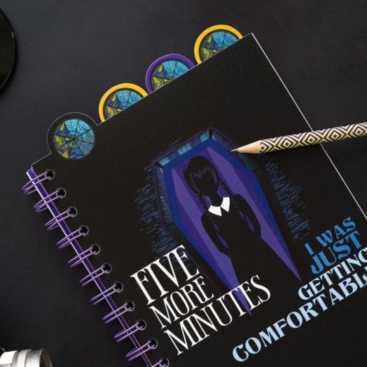 Тефтер Grupo Erik Wednesday A5 със спирала и 4 разделителя