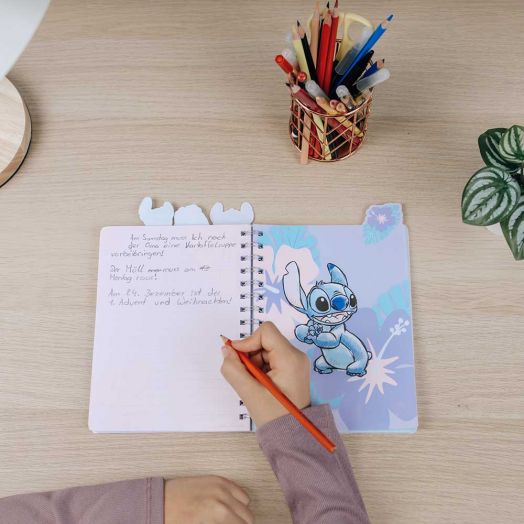 Тетрадка Undercover Lilo & Stitch A5 с широки редове