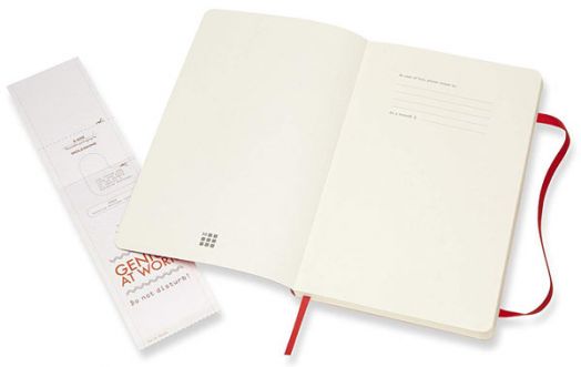 Класически червен тефтер Moleskine с меки корици и нелинирани страници