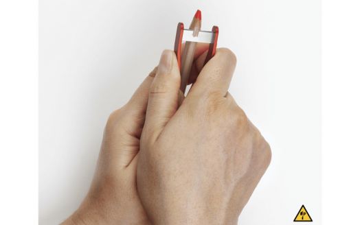 Острилка Caran d'Ache, червена