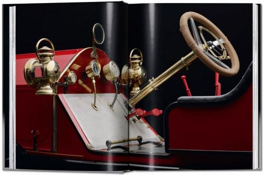 Sports Cars. 40th Ed. 50 Ultimate Collector Cars from the 1910s to the Present