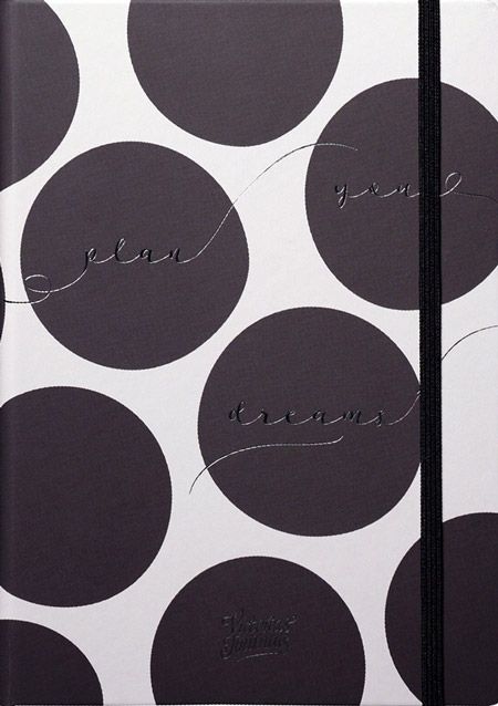 Комплект Victoria's Journals Polka Dots: тефтер, несесер, самозалепващи листчета