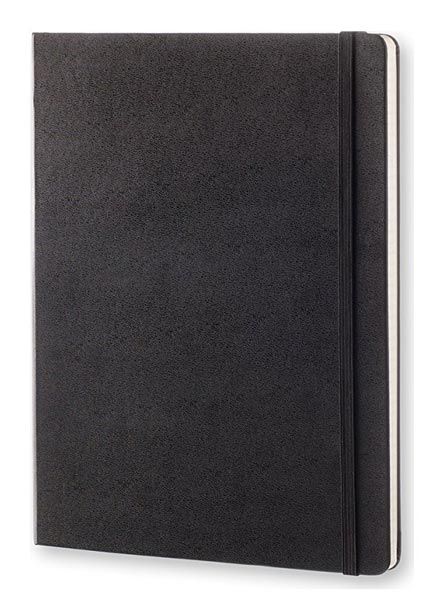 Голям черен тефтер Moleskine Classic Black с твърди корици и страници на малки квадратчета