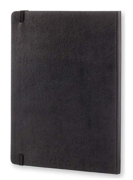 Голям черен тефтер Moleskine Classic Black с твърди корици и страници на малки квадратчета