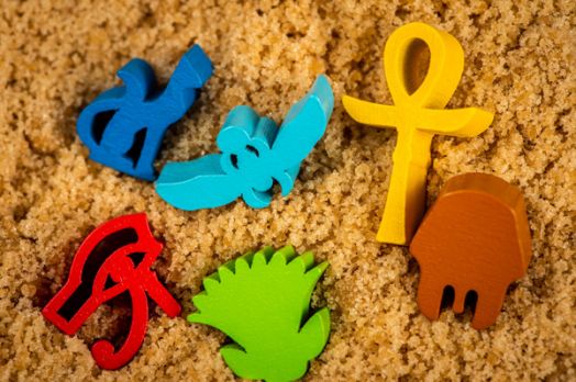 Настолна игра: Пирамидо