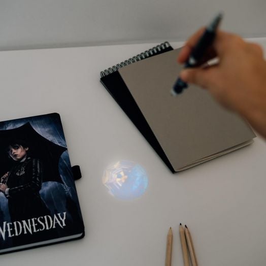 Тефтер с химикалка със светлина Grupo Erik - Wednesday