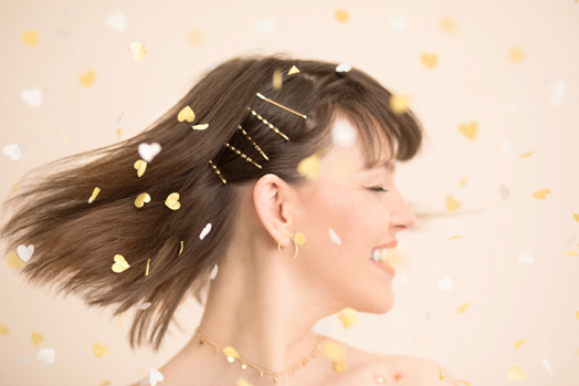 Конфети PartyDeco - Бели и златни сърчица, 35 см.