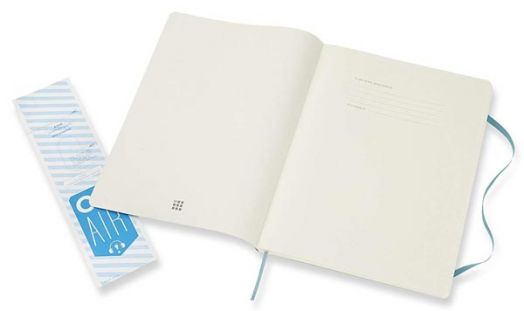 Голям пастелносин тефтер Moleskine Classic Reef Blue с меки корици и линирани страници